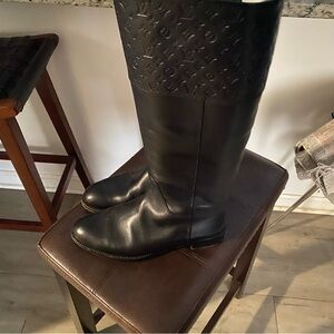 Elegant Black Knee-High Boots